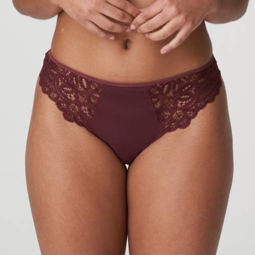 Twist by Prima Donna first night string rood